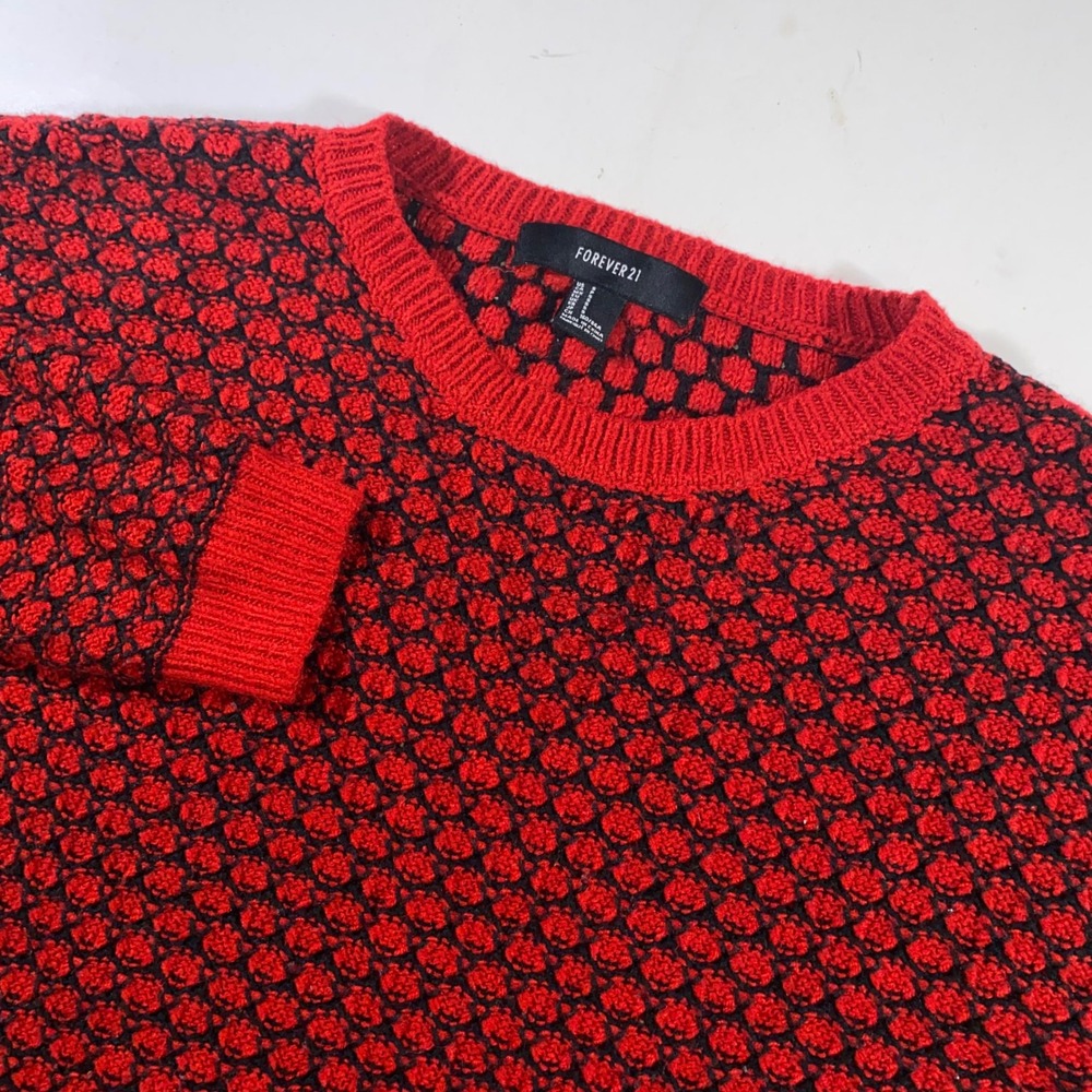 Forever 21 Red and Black‎ Knit Sweater Textured Crew Neck Small